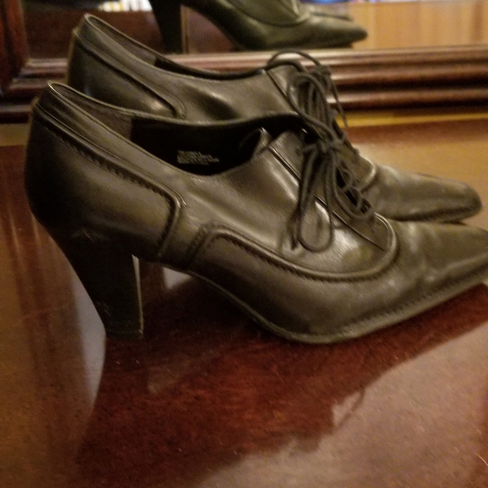 Shoes - Picture 2 of 3